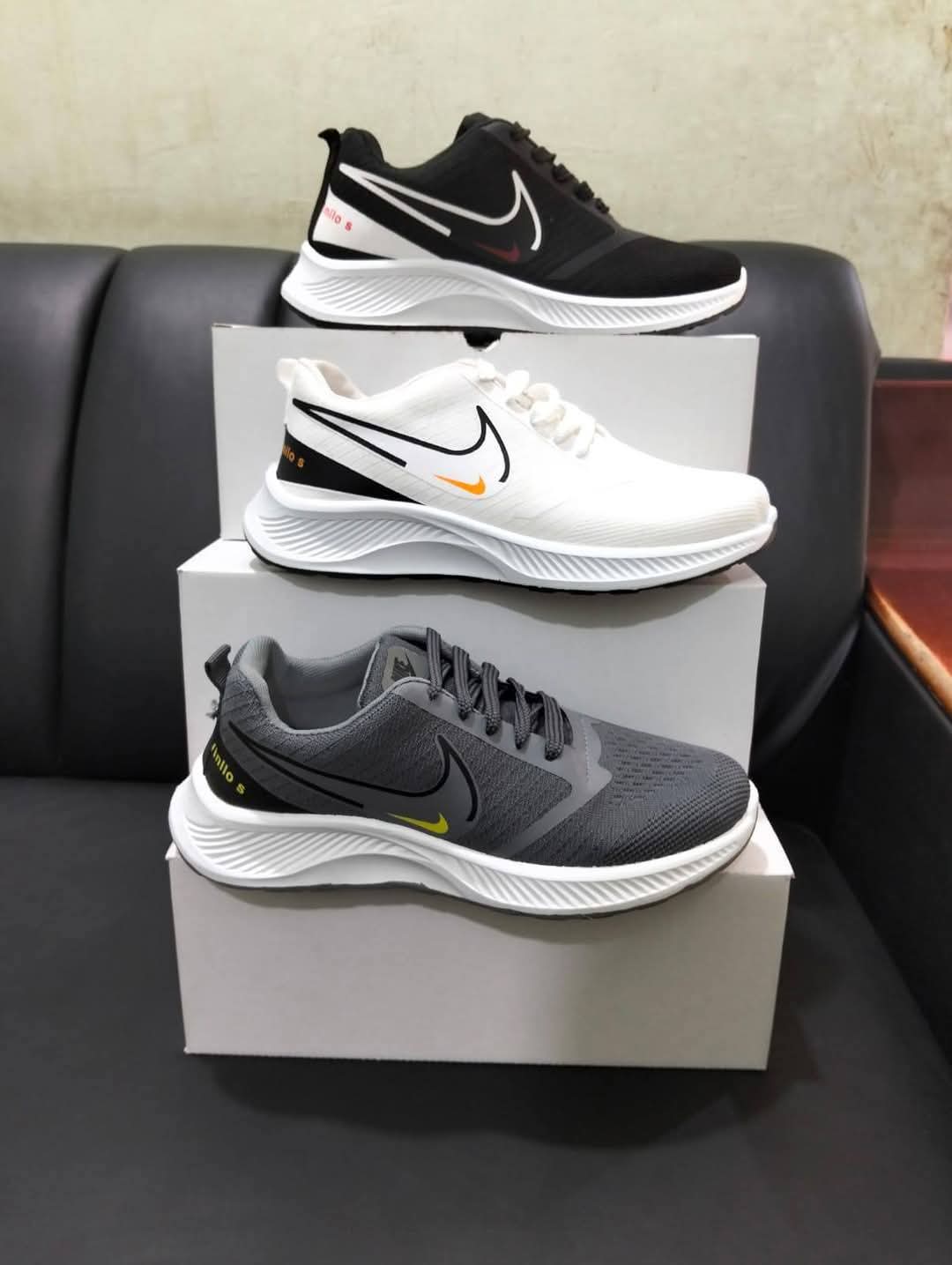 عرض1+1 ( جزمة اير فورس +جزمة سبورت هدية )